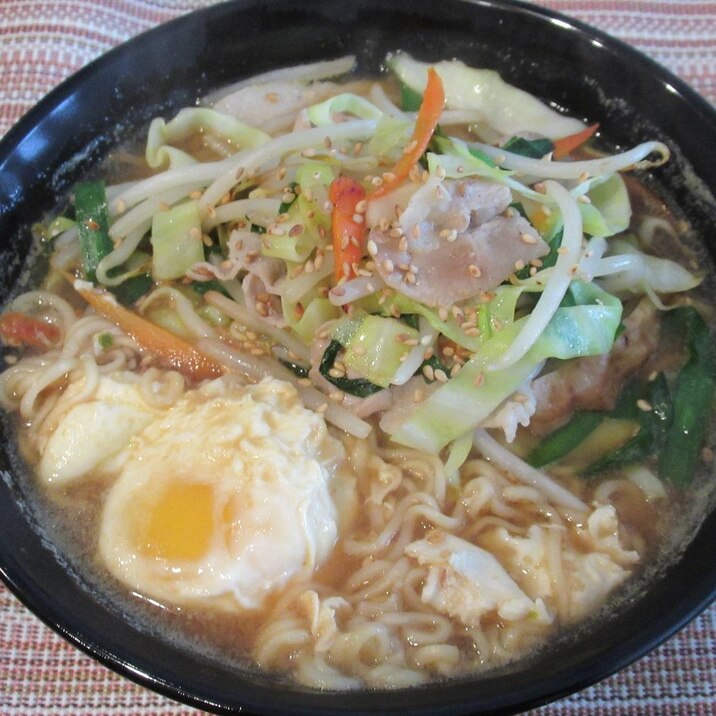 袋麺で簡単に!野菜たっぷりラーメン